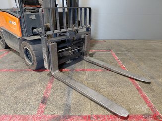 Carrello elevatore frontale a 4 ruote Doosan B50X-7