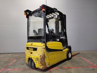 Carrello elevatore frontale a 4 ruote Yale ERP20