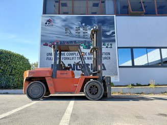 Carrello elevatore frontale a 4 ruote Nissan DF05A79V