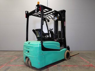 Carrello elevatore frontale a 3 ruote Yale ERP16VTLWB - 3