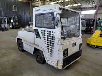 Tow tractor Charlatte T135 - 1