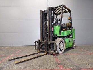 Carrelli elevatori a gas Clark CGP25 - 1