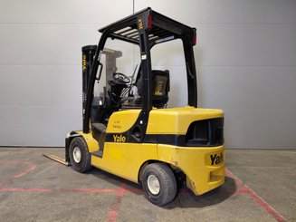 Carrello elevatore frontale a 4 ruote Yale GDP25 - 2