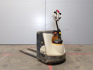 Transpallet guida in accompagnamento Crown WP3020-2.0