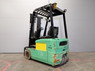 Carrello elevatore frontale a 3 ruote Yale ERP16 ATF - 2