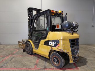 Carrello elevatore frontale a 4 ruote Caterpillar GP45NTD