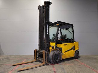 Carrello elevatore frontale a 4 ruote Hyundai 45B9