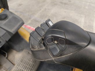 Carrello elevatore frontale a 4 ruote Caterpillar GP30NTD - 9