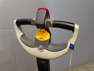 Transpallet guida in accompagnamento Crown WP3020-2.0 - 6