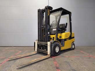 Carrello elevatore frontale a 4 ruote Yale GDP25 - 1