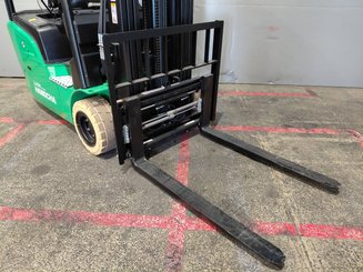 Carrello elevatore frontale a 3 ruote Hangcha XC3-20i (CPDS20-XCY2G-SI)