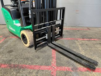 Carrello elevatore frontale a 3 ruote Hangcha XC3-20i (CPDS20-XCY2G-SI)
