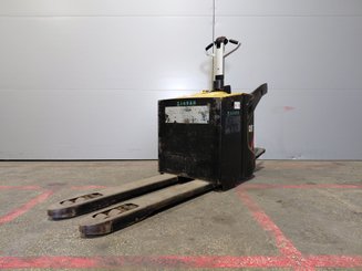 Transpallet con pedana Caterpillar NPV20N2