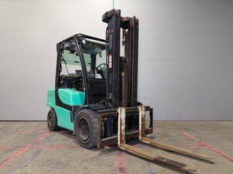 Carrello elevatore frontale a 4 ruote Yale GLP35
