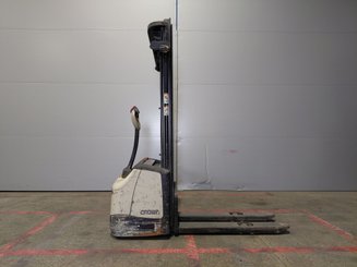 Stoccatori guida in accompagnamento Crown WF3000 10 - 4