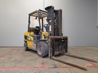 Carrello elevatore frontale a 4 ruote Caterpillar GP30NTD - 1