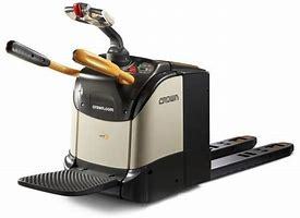 Transpallet con pedana Crown WT3040 - 1