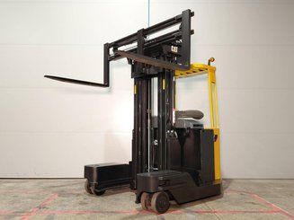 Carrelli retrattili multidirezionali Caterpillar NRM20K