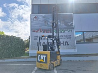 Carrello elevatore frontale a 4 ruote Caterpillar EC25N