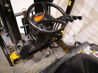 Carrello elevatore frontale a 4 ruote Caterpillar EC25N