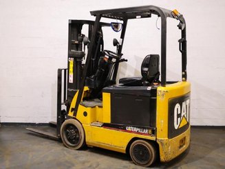 Carrello elevatore frontale a 4 ruote Caterpillar EC25N - 2