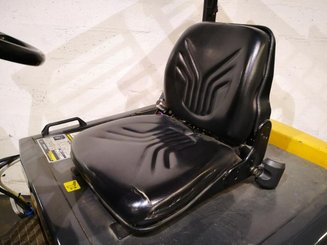 Carrello elevatore frontale a 4 ruote Caterpillar EC25N - 4