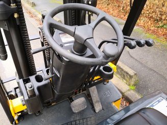 Carrello elevatore frontale a 4 ruote Caterpillar EC25N
