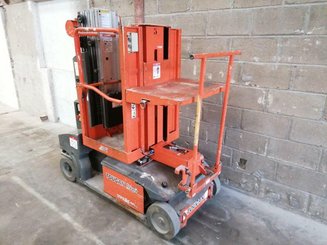 Navicella a gruppo di sollevamento verticale JLG TOUCAN DUO