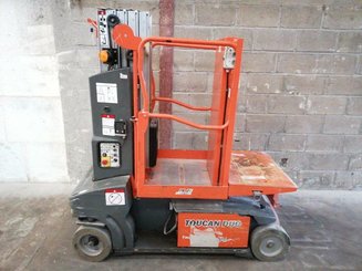 Navicella a gruppo di sollevamento verticale JLG TOUCAN DUO