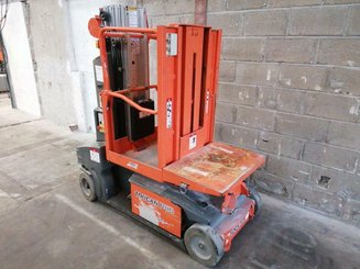 Navicella a gruppo di sollevamento verticale JLG TOUCAN DUO