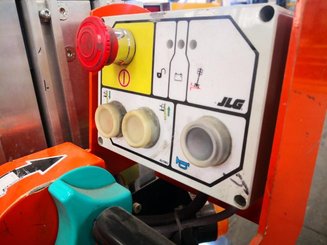 Navicella a gruppo di sollevamento verticale JLG TOUCAN DUO