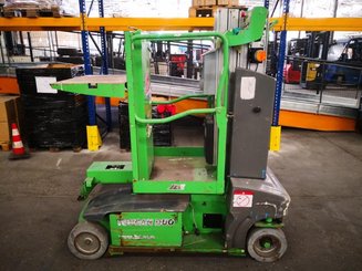 Navicella a gruppo di sollevamento verticale JLG TOUCAN DUO
