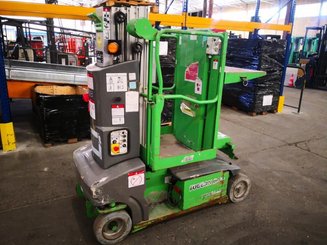Navicella a gruppo di sollevamento verticale JLG TOUCAN DUO