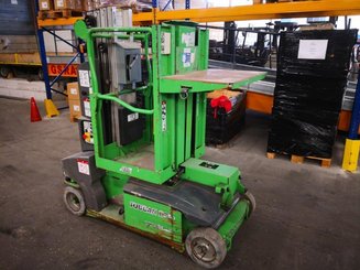 Navicella a gruppo di sollevamento verticale JLG TOUCAN DUO