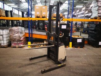 Carrello stoccatore a razze larghe Crown ST3000-1.0 - 6