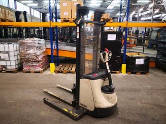 Carrello stoccatore a razze larghe Crown ST3000-1.0 - 1