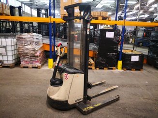 Carrello stoccatore a razze larghe Crown ST3000-1.0 - 1