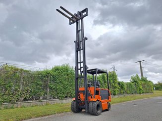 Carrello elevatore frontale a 4 ruote Carer R45N5