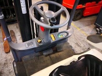 Carrello elevatore frontale a 3 ruote Crown SC5340-1.6 - 6