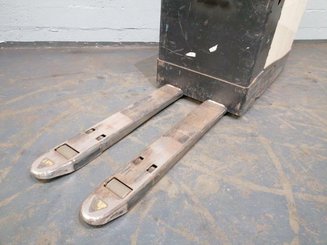 Transpallet con pedana Crown WT3040