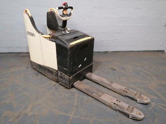 Transpallet con pedana Crown WT3040