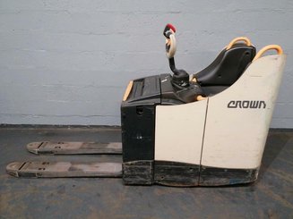 Transpallet con pedana Crown WT3040