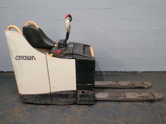 Transpallet con pedana Crown WT3040