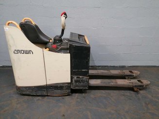 Transpallet con pedana Crown WT3040