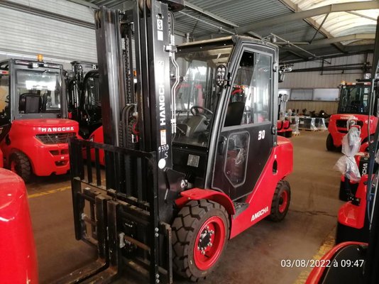 Carrello elevatore frontale a 4 ruote - XF30D