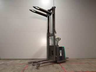 Stoccatori con piattaforma Mitsubishi SBV12P