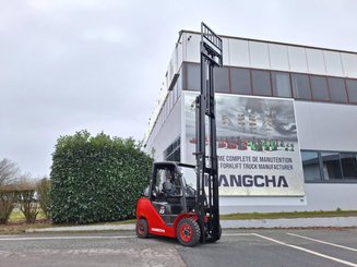 Carrello elevatore frontale a 4 ruote Hangcha XF25G