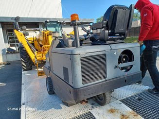 Spazzatrice industriale Kärcher KM130/300RLFG