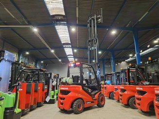 Carrello elevatore frontale a 4 ruote Hangcha XF30G-2