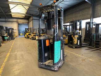 Stoccatori con pedana Caterpillar NSR20N